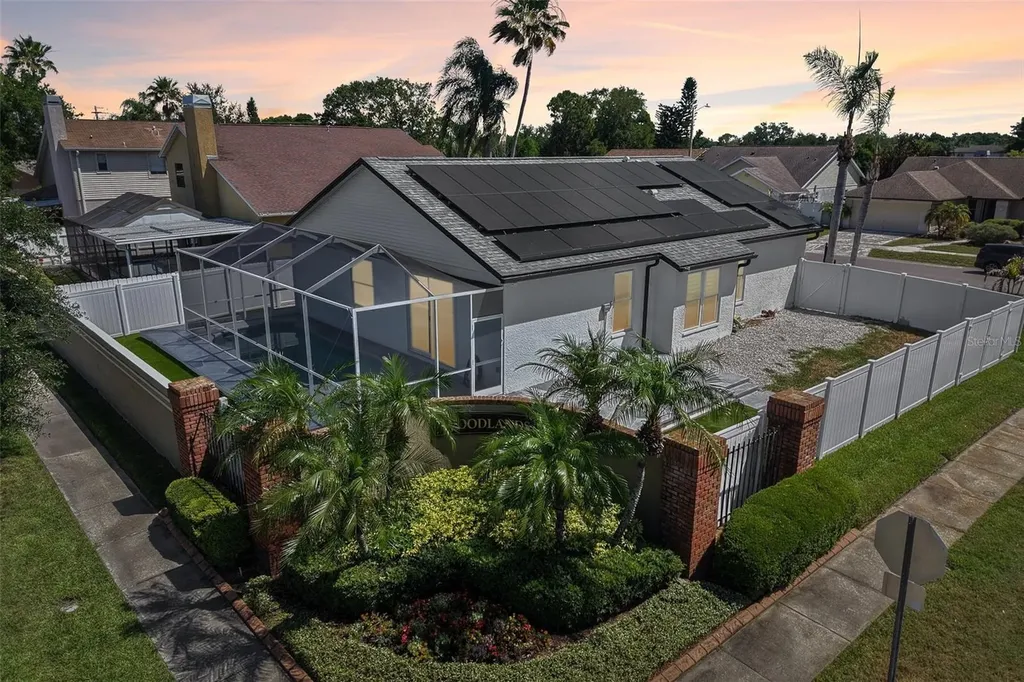 12002 W Pond Way Tampa FL 33635