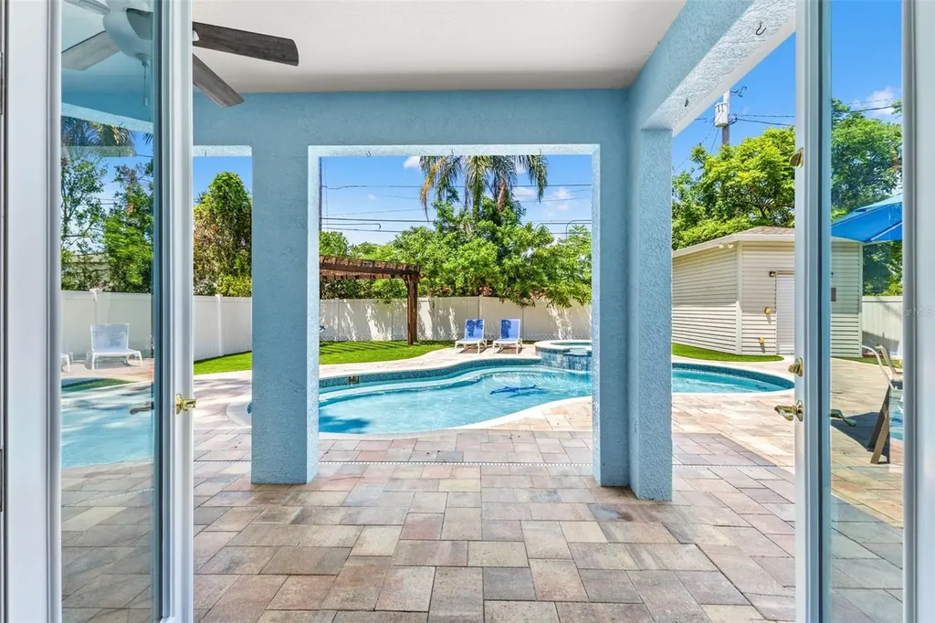 4113 W Knights Avenue Tampa FL 33611