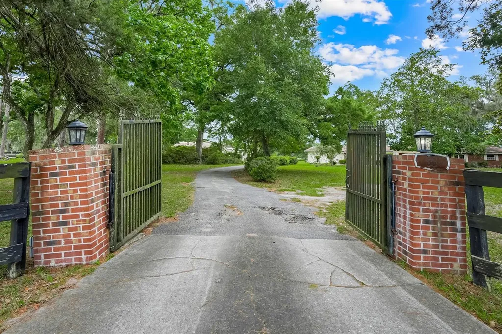 4801 SE Highway 42 Summerfield FL 34491