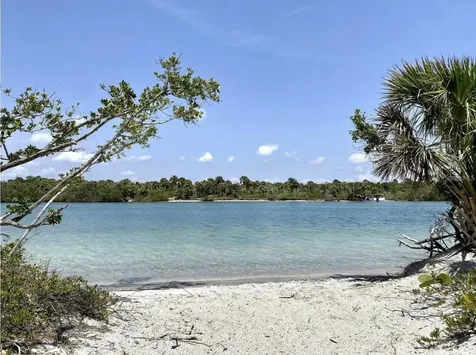 7113 Regina Drive Englewood FL 34224
