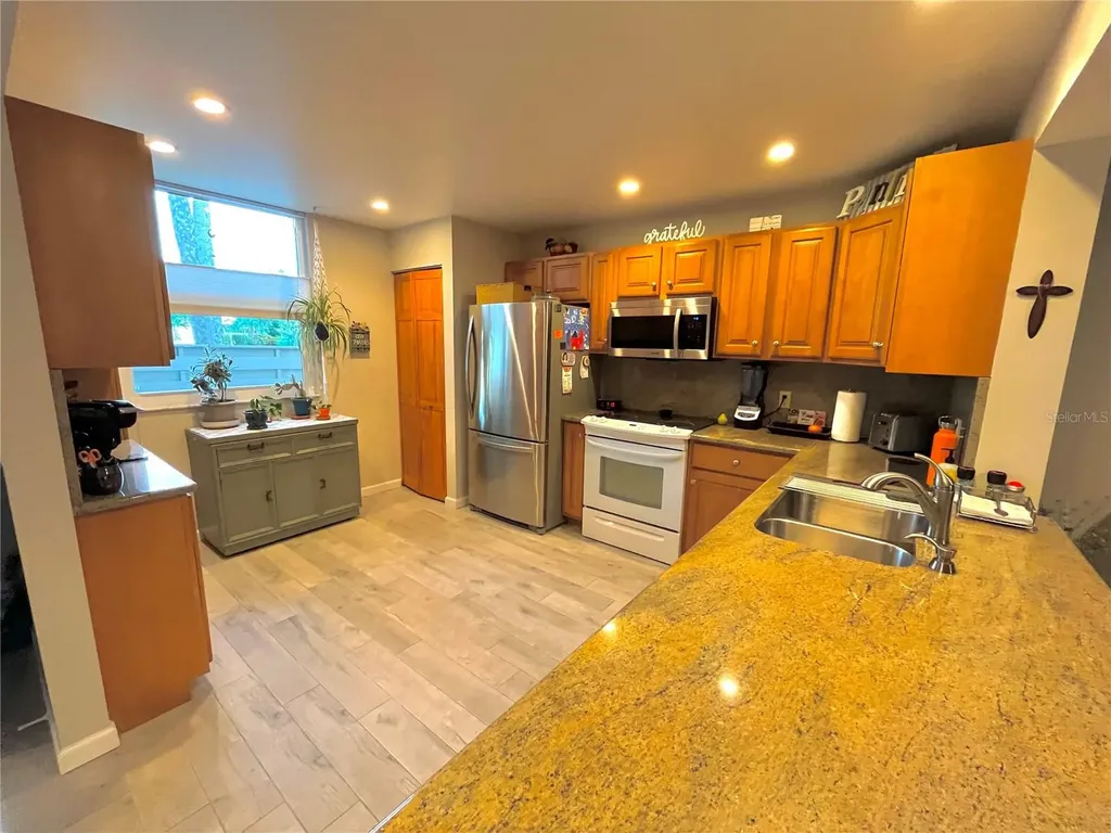 335 Springdale Drive Bradenton FL 34210