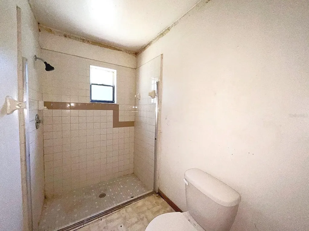 1627 Saxon Boulevard Deltona FL 32725