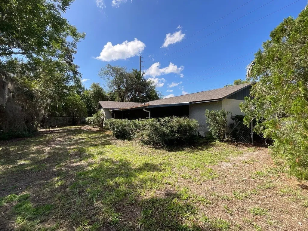 1627 Saxon Boulevard Deltona FL 32725