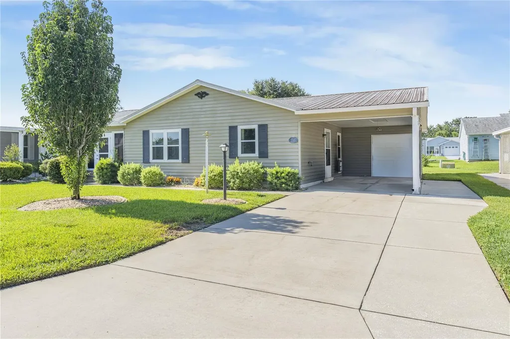 1114 Paradise Drive Lady Lake FL 32159