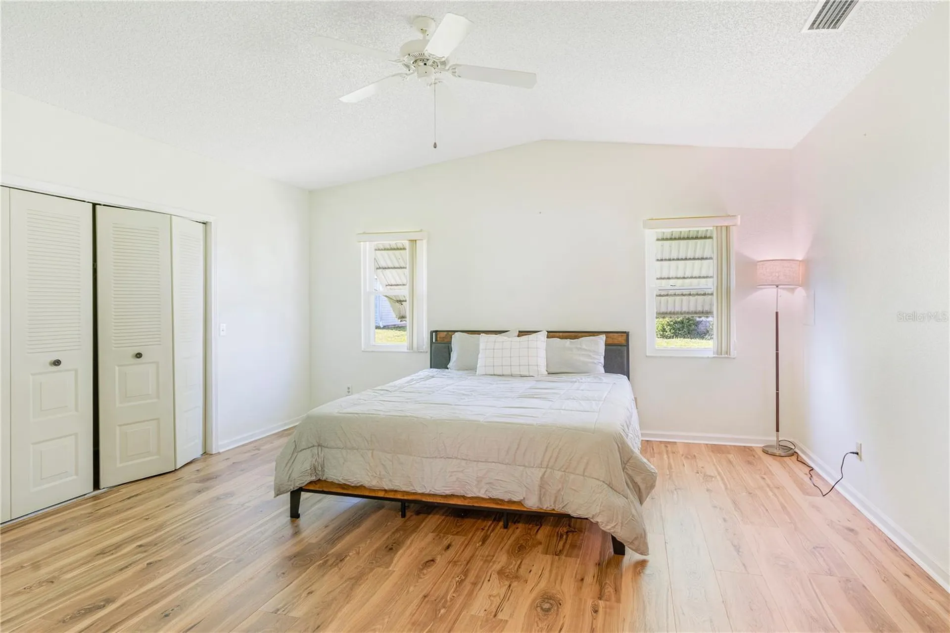 1114 Paradise Drive Lady Lake FL 32159