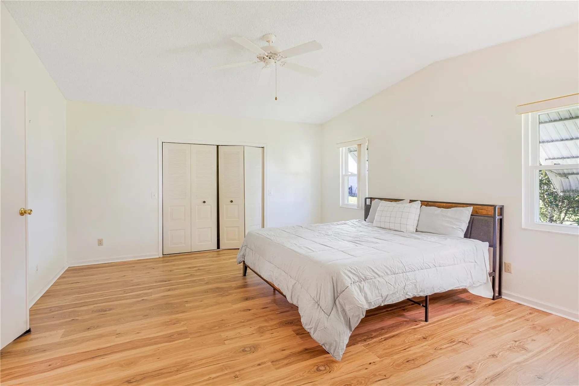 1114 Paradise Drive Lady Lake FL 32159