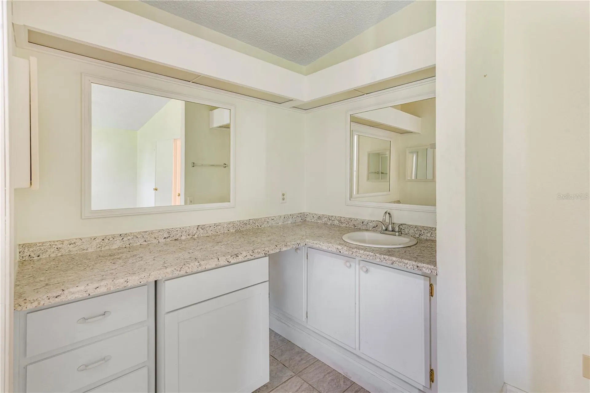 1114 Paradise Drive Lady Lake FL 32159