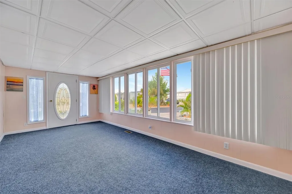162 S Saint Thomas Circle Apollo Beach FL 33572