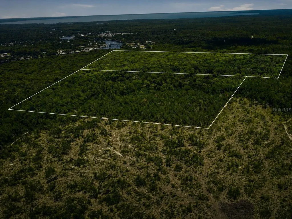 2140 St Johns River Road Astor FL 32102