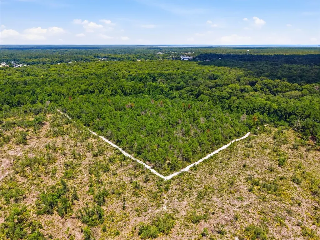 2140 St Johns River Road Astor FL 32102