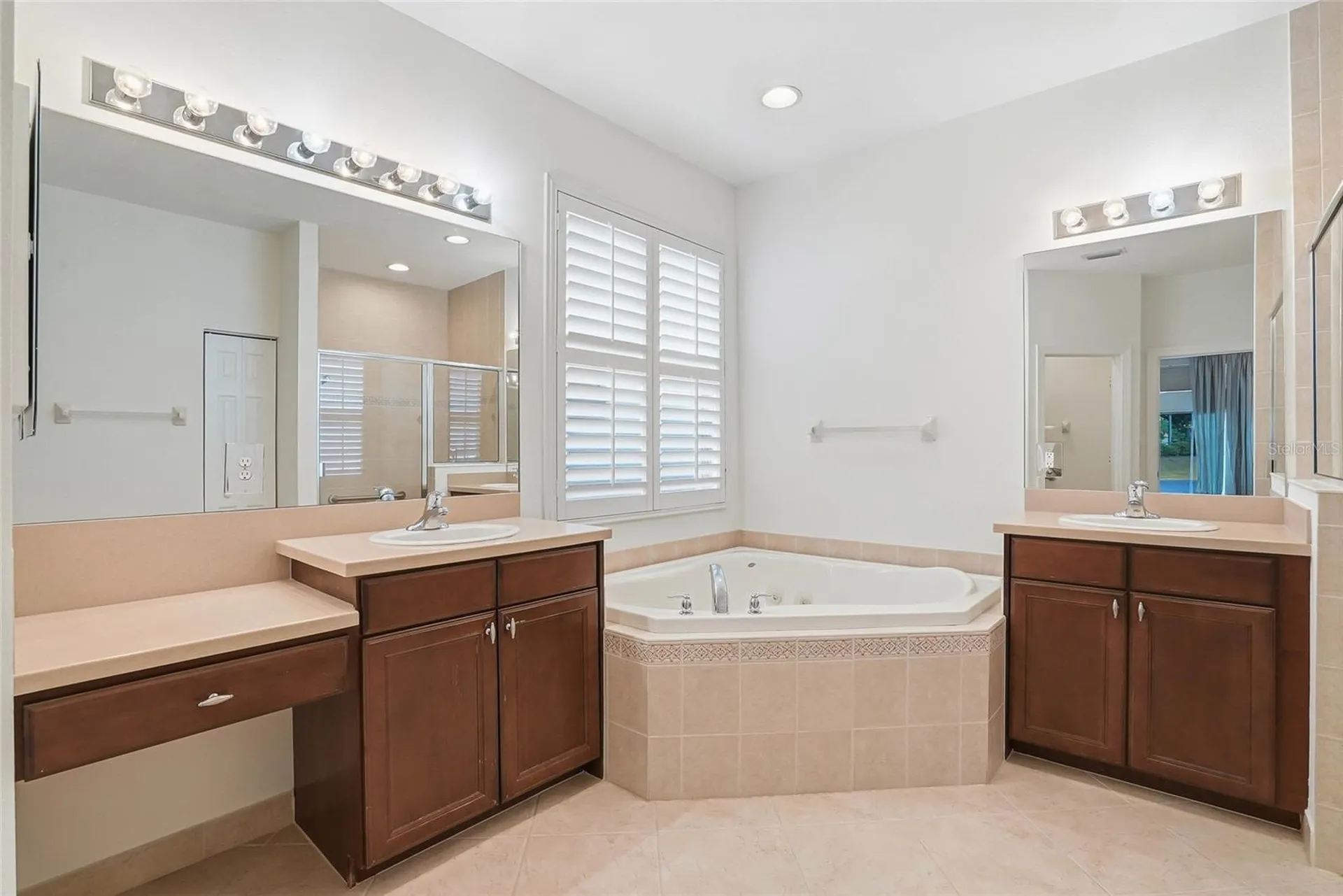 5042 Sandy Brook Circle Wimauma FL 33598