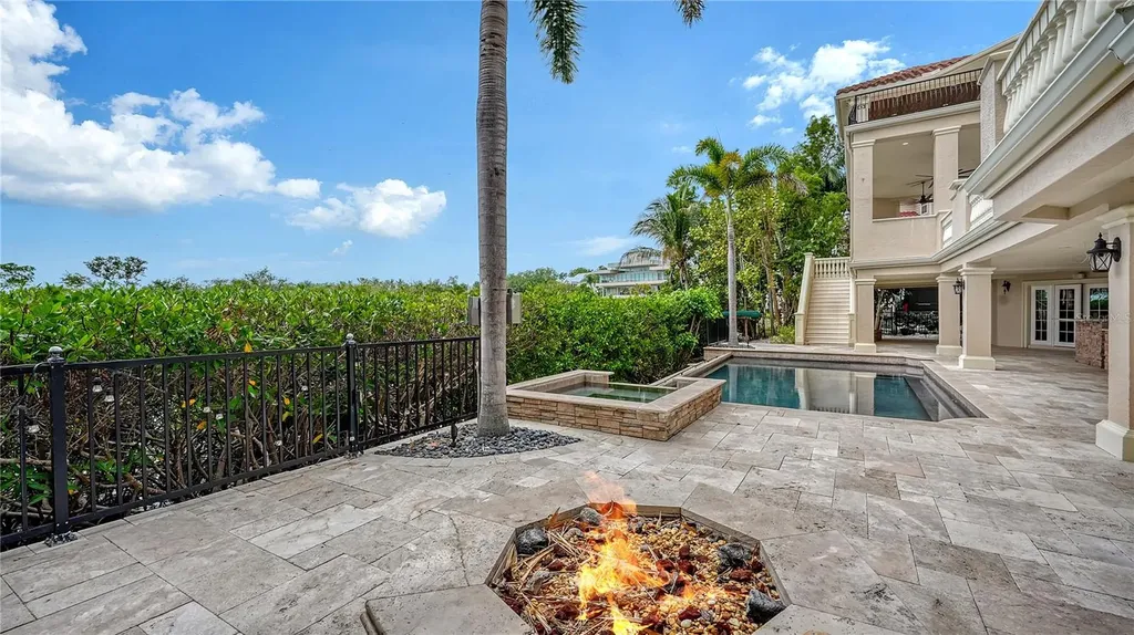 1356 Point Crisp Road Sarasota FL 34242