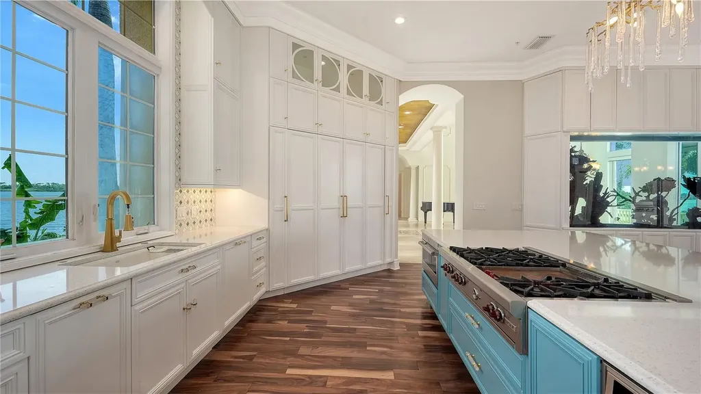 1356 Point Crisp Road Sarasota FL 34242