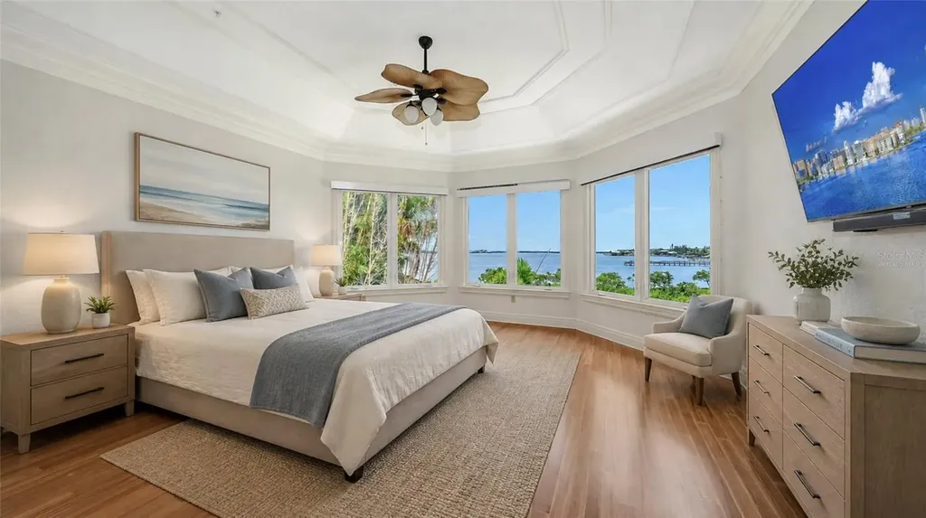 1356 Point Crisp Road Sarasota FL 34242