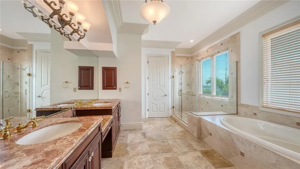 1356 Point Crisp Road Sarasota FL 34242