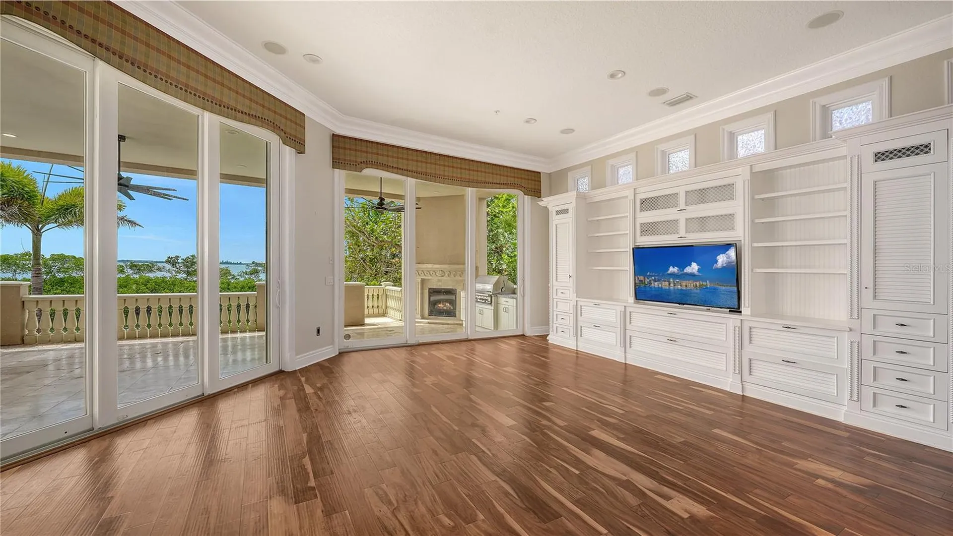 1356 Point Crisp Road Sarasota FL 34242