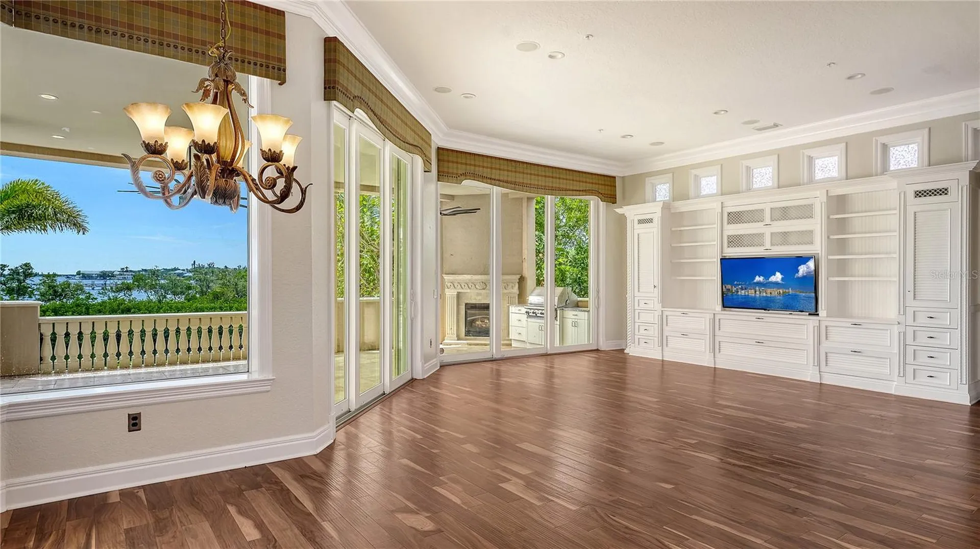 1356 Point Crisp Road Sarasota FL 34242