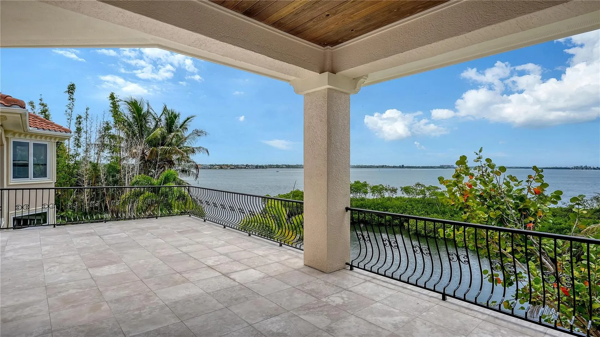 1356 Point Crisp Road Sarasota FL 34242