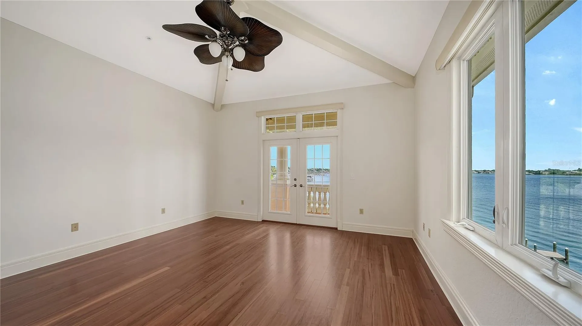 1356 Point Crisp Road Sarasota FL 34242