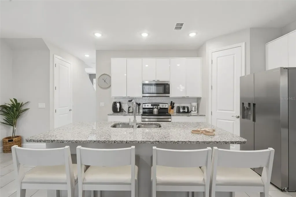 7997 Formosa Valley Place Kissimmee FL 34747