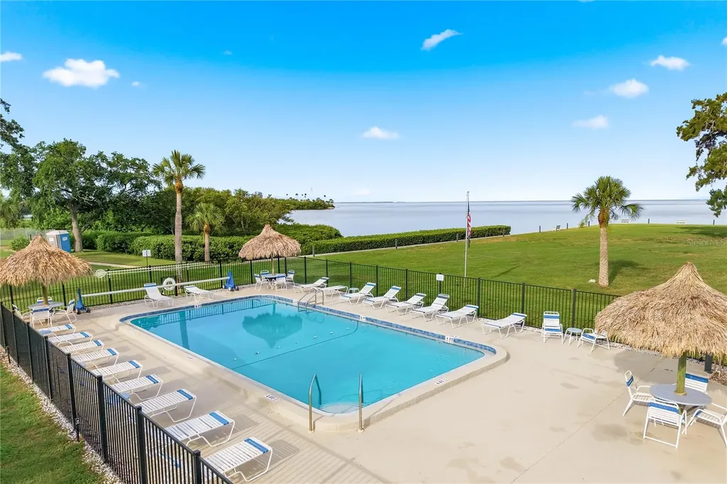 18 Windrush Bay Drive Tarpon Springs FL 34689