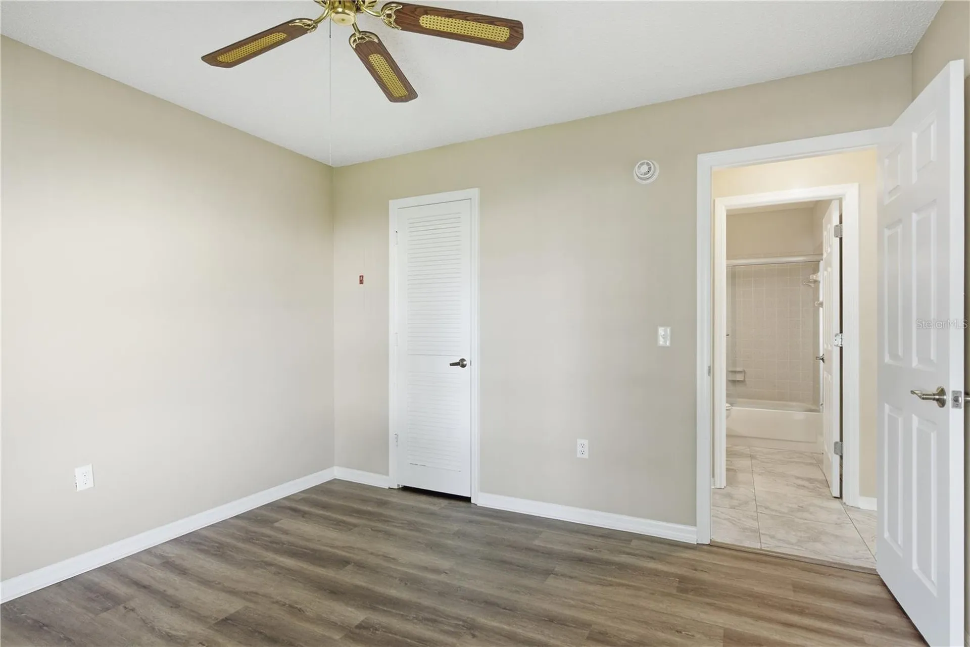 18 Windrush Bay Drive Tarpon Springs FL 34689