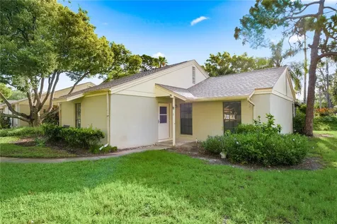 18 Windrush Bay Drive Tarpon Springs FL 34689
