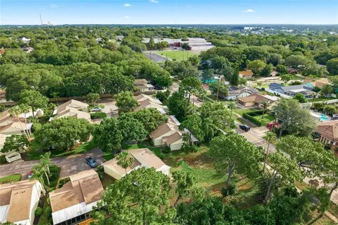 18 Windrush Bay Drive Tarpon Springs FL 34689