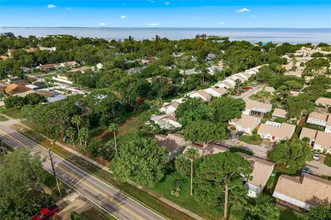 18 Windrush Bay Drive Tarpon Springs FL 34689
