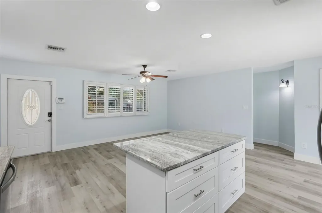 5654 Kiwanis Place NE St Petersburg FL 33703