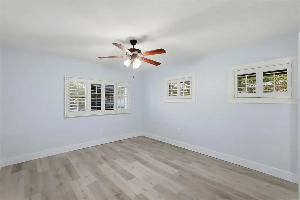 5654 Kiwanis Place NE St Petersburg FL 33703