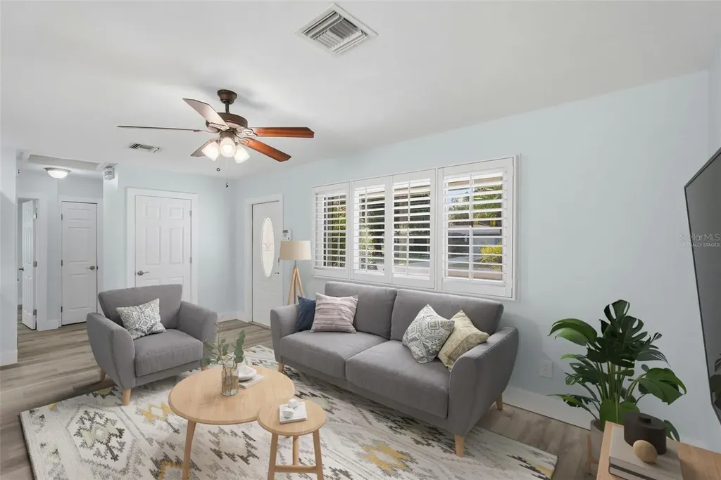 5654 Kiwanis Place NE St Petersburg FL 33703