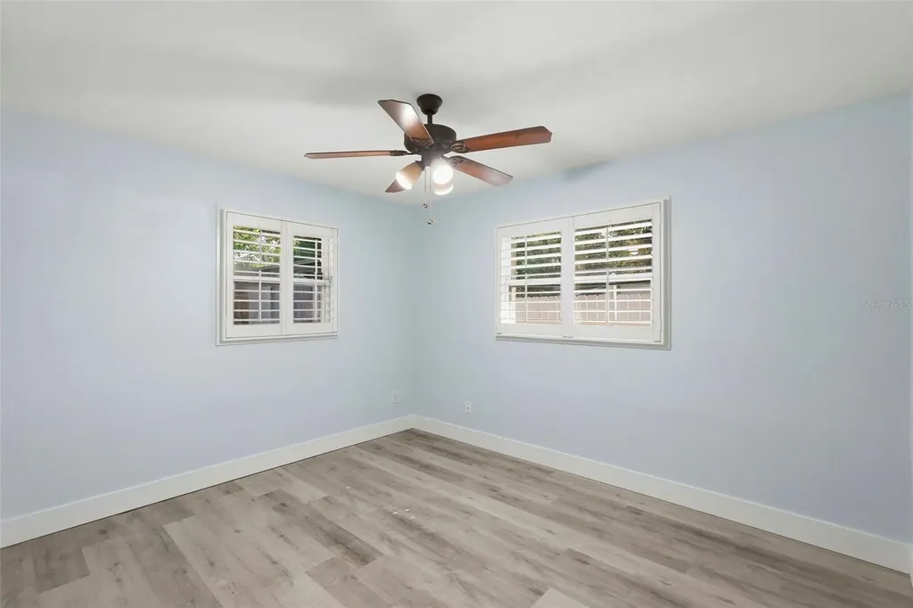 5654 Kiwanis Place NE St Petersburg FL 33703