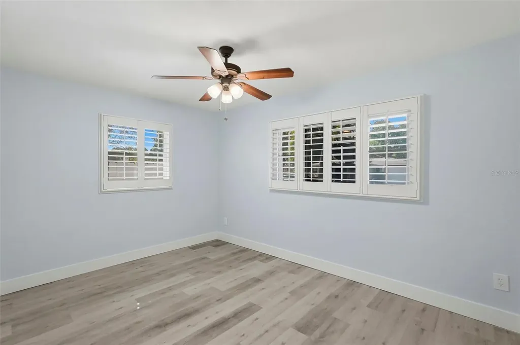 5654 Kiwanis Place NE St Petersburg FL 33703