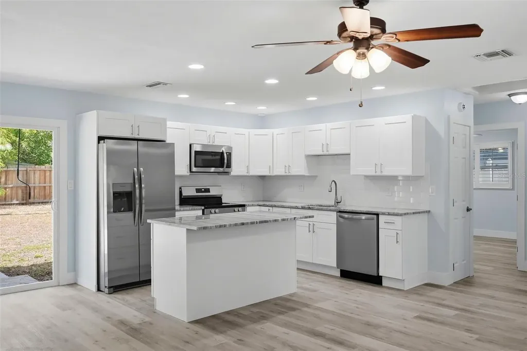 5654 Kiwanis Place NE St Petersburg FL 33703
