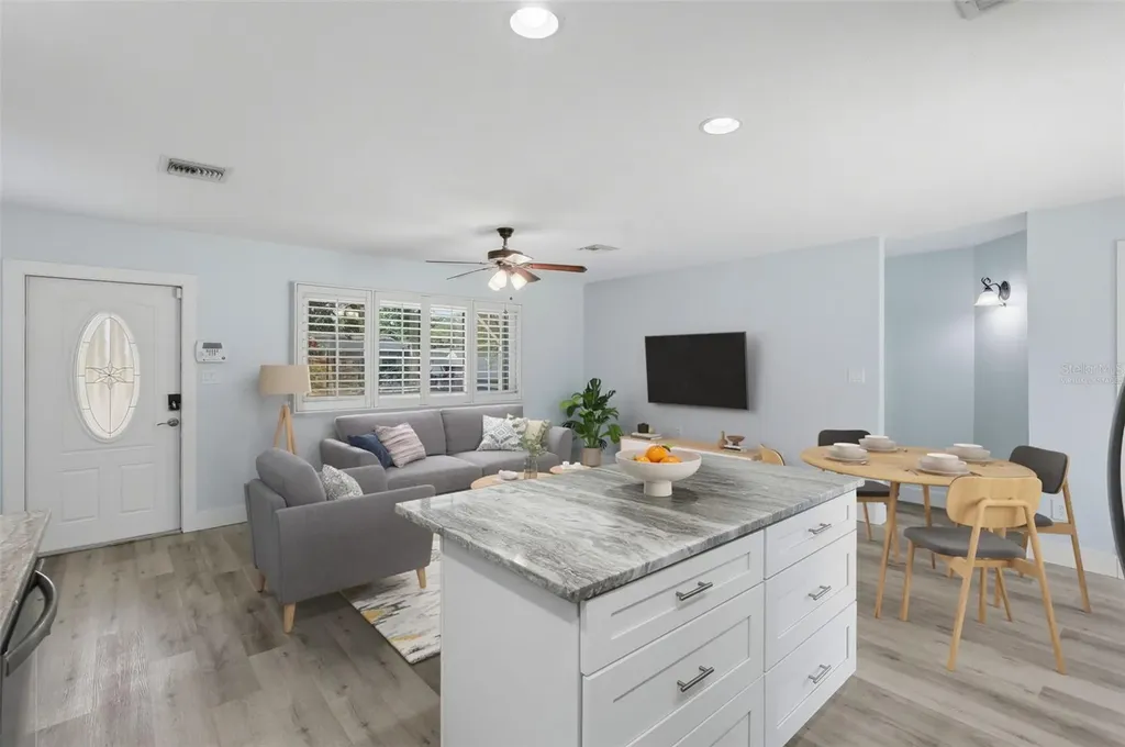 5654 Kiwanis Place NE St Petersburg FL 33703