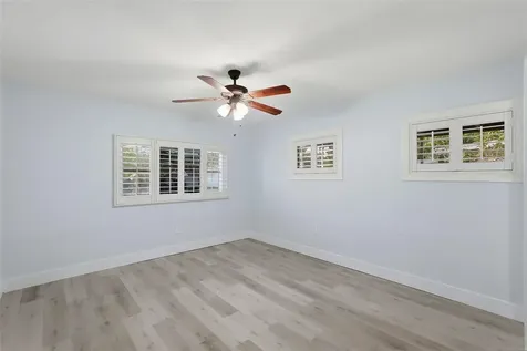 5654 Kiwanis Place NE St Petersburg FL 33703