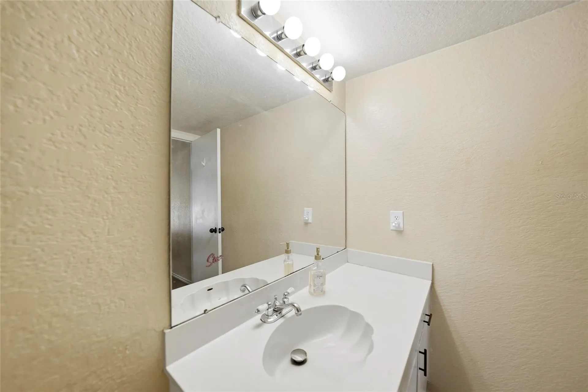 1051 Forrest Nelson Boulevard Port Charlotte FL 33952