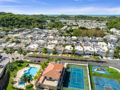 Urb Mirabella Village 2 Calle Nacar Bayamon PR 00961