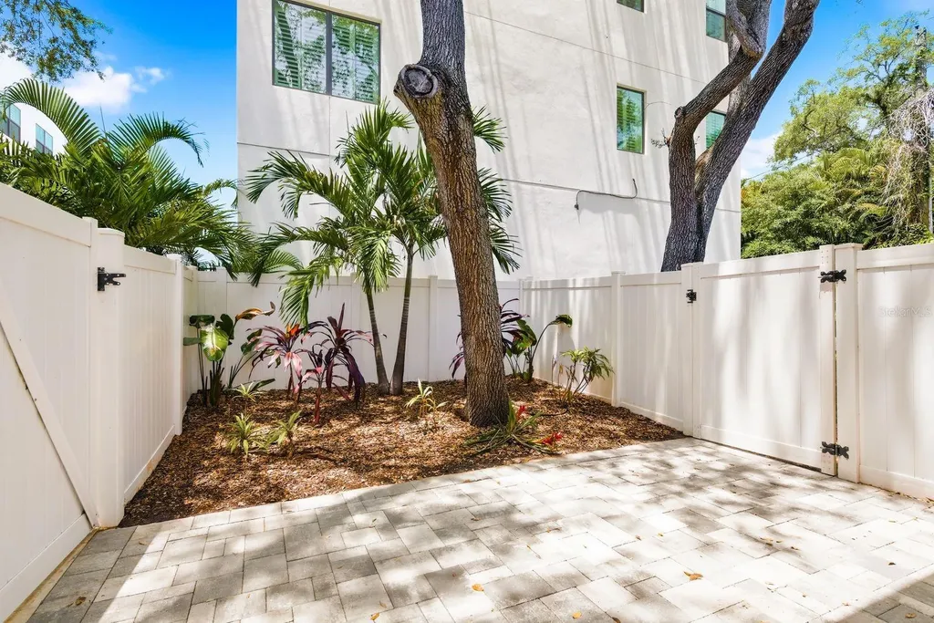 4811 Bayshore Boulevard Tampa FL 33611