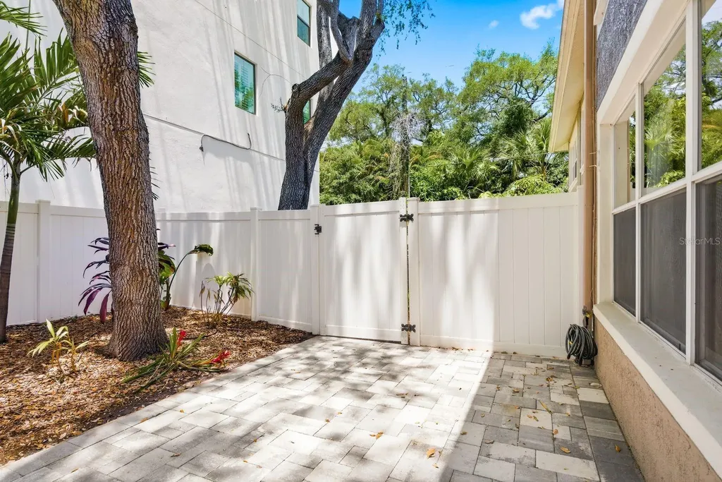 4811 Bayshore Boulevard Tampa FL 33611