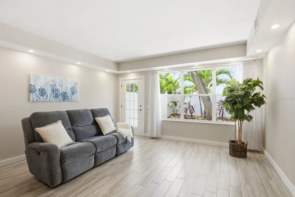 4811 Bayshore Boulevard Tampa FL 33611