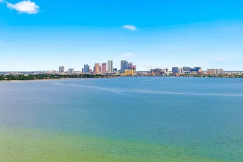 4811 Bayshore Boulevard Tampa FL 33611