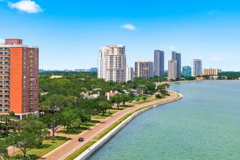 4811 Bayshore Boulevard Tampa FL 33611