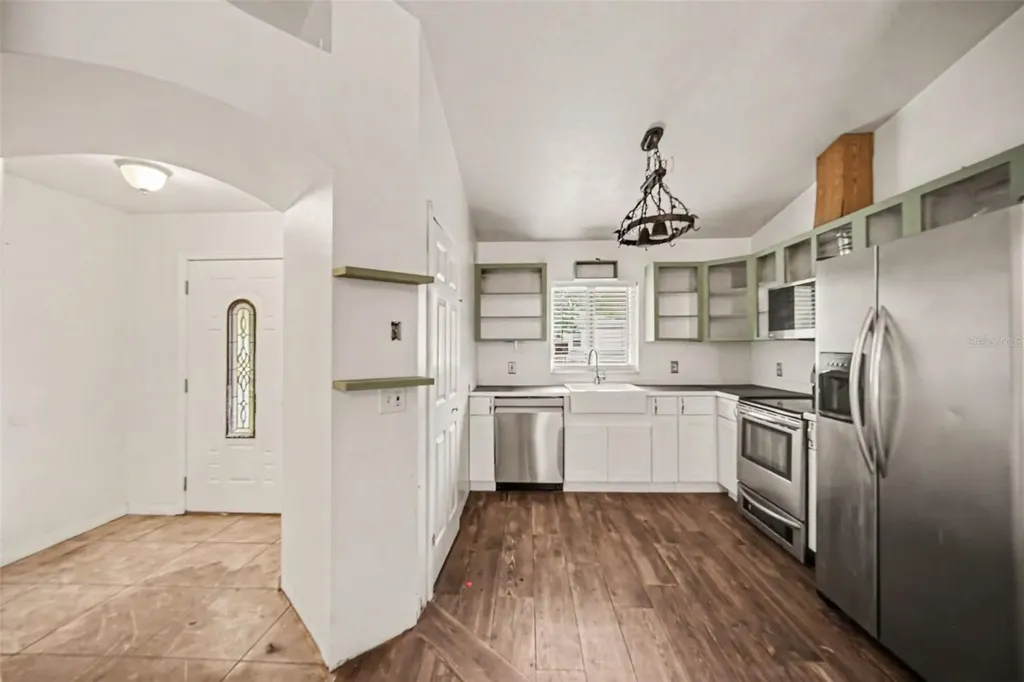 890 Deland Avenue Orange City FL 32763