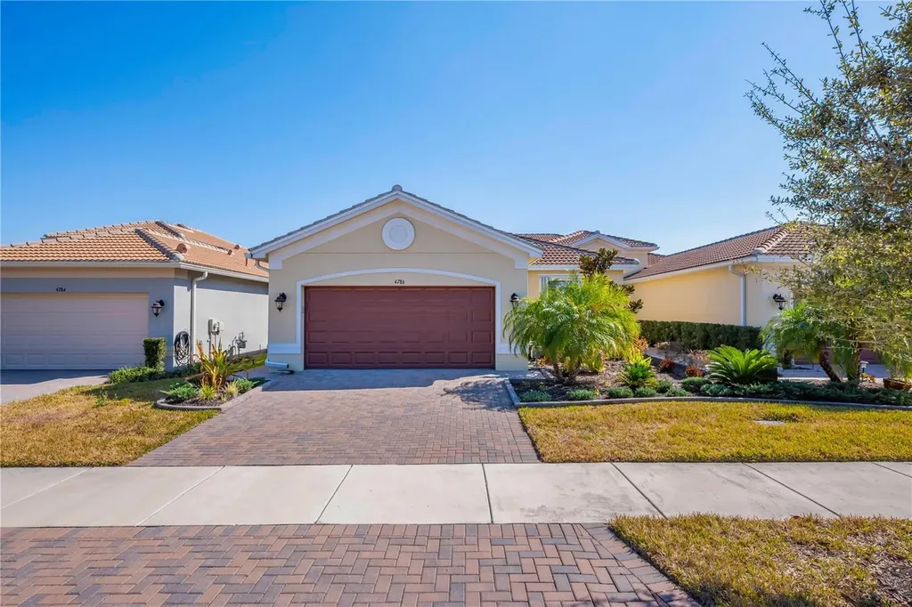 4786 Avila Lakes Drive Wimauma FL 33598