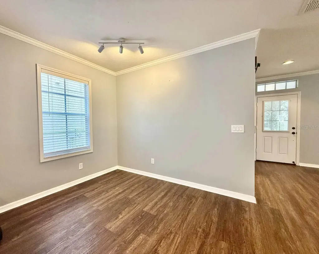 16112 Loneoak View Drive Lithia FL 33547