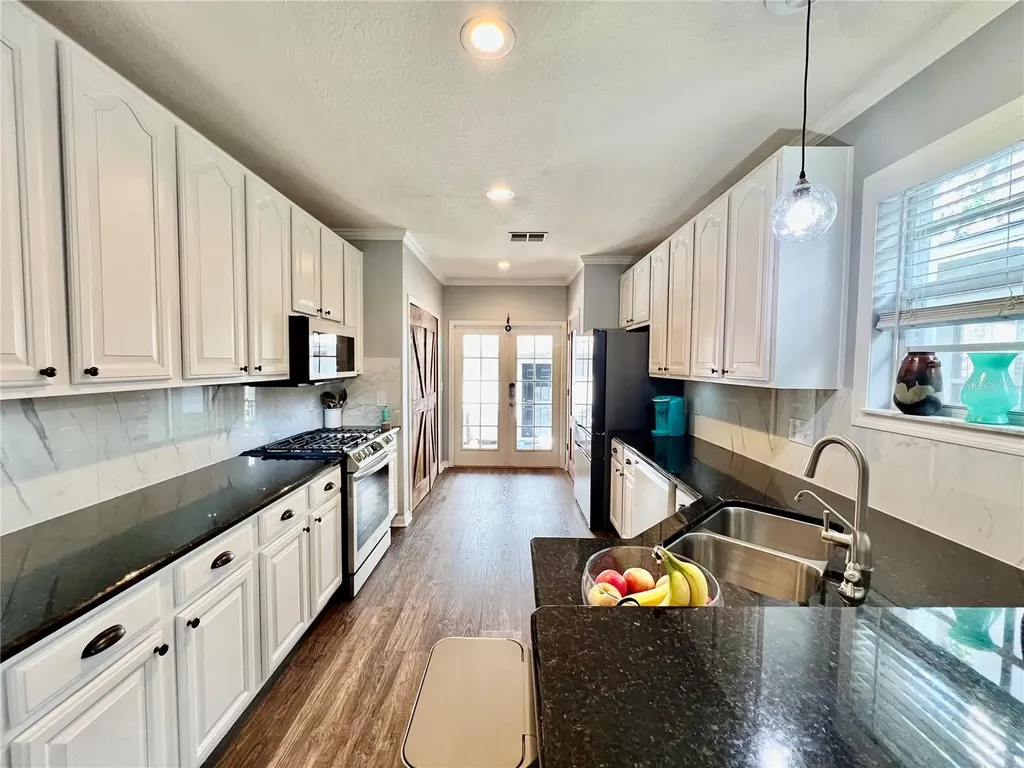 16112 Loneoak View Drive Lithia FL 33547
