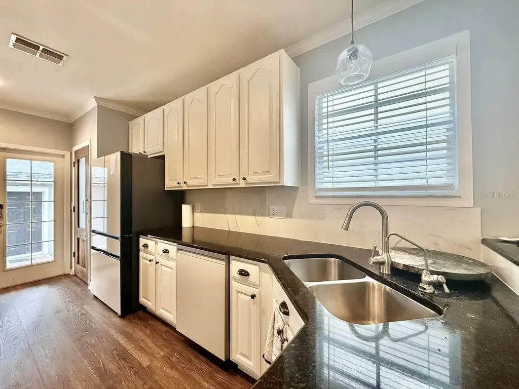 16112 Loneoak View Drive Lithia FL 33547