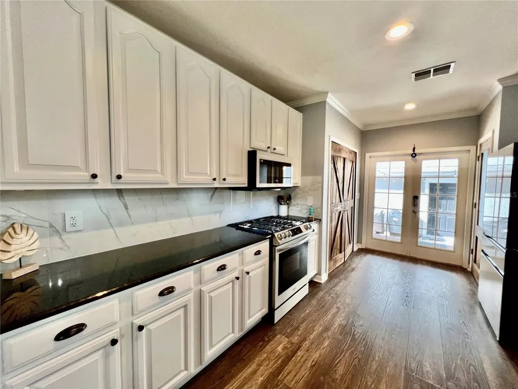 16112 Loneoak View Drive Lithia FL 33547